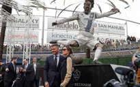 Tượng Beckham được ra mắt ở LA Galaxy