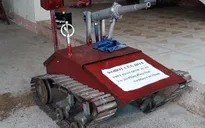 Học sinh lớp 12 chế tạo robot cứu hỏa giá rẻ