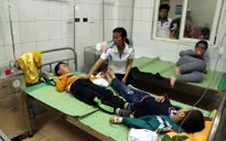 Hải Dương: Ăn nhầm bột thông bồn cầu, 46 học sinh tiểu học nhập viện