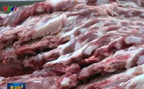 Người tiêu dùng giảm nhu cầu thịt lợn