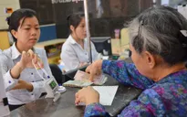 Vì sao ngân hàng đua nhau bán bảo hiểm nhân thọ?