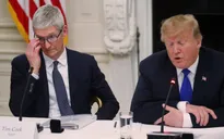 Tổng thống Trump gọi CEO Apple là… Tim Apple