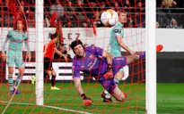 Tổng hợp lượt đi vòng 1/8 UEFA Europa League: Chelsea đại thắng, Arsenal thua ngược thất vọng!
