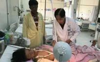 Nối thành công cánh tay bị đứt gần lìa cho bé trai 14 tuổi