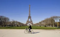 Nhiều hoạt động mừng sinh nhật tháp Eiffel tròn 130 năm tuổi