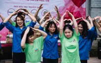 Sinh viên HV Báo chí và Tuyên truyền trao yêu thương đến các em nhỏ tàn tật tại Trung tâm Phúc Tuệ