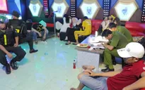 20 thanh niên dương tính với ma túy trong quán karaoke
