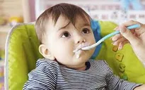 Trẻ đối mặt với nguy cơ béo phì nếu lạm dụng váng sữa