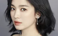 Song Hye Kyo ký hợp đồng hợp tác với Vương Gia Vệ