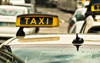 Bị "quản" như taxi, Grab đề xuất không gắn hộp đèn trên nóc xe