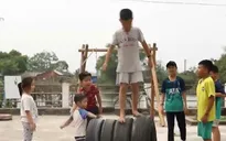 Những người làm ra sân chơi xanh cho trẻ em