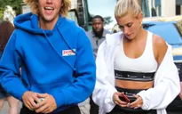 Justin Bieber cho fan "ăn cá" ngày cá tháng tư