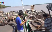 Bến Tre: Phát hiện 2 tàu khai thác cát trái phép trên sông Tiền