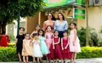 Hồng Quế và Đinh Hương dịu dàng tỏa sáng bên dàn mẫu siêu đáng yêu
