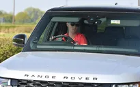 Huyền thoại Man Utd bất ngờ xuất hiện trở lại sau khi bị cảnh sát tạm giữ