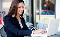 Vì sao xu hướng mua bảo hiểm sức khỏe trực tuyến "lên ngôi"?
