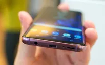 Samsung trình làng Galaxy A70 màn hình siêu lớn, giá 9,3 triệu đồng