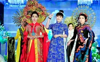 Nữ hoàng hoa hồng Thanh Hương mặc áo dài "Thủ đô Hà Nội" mừng đại lễ