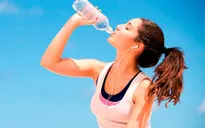 Tác hại khôn lường khi uống nước lạnh ngày nóng