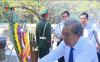 Phó Thủ tướng Trương Hòa Bình viếng anh hùng liệt sỹ tại Nghĩa trang Trường Sơn