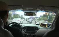 Nhiều xe taxi các tỉnh giáp ranh “chạy chui” tại Hà Nội