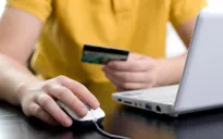 Phái mạnh "nghiện" mua sắm trực tuyến chẳng kém nữ giới