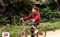 Xe đạp không phanh của cậu bé Sơn La đấu giá được 103 triệu đồng