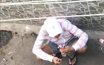 Ngang nhiên sử dụng ma túy giữa khu dân cư tại TP.HCM