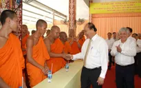 Thủ tướng Nguyễn Xuân Phúc thăm Học viện Phật giáo Nam tông Khmer