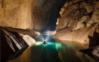 Thám hiểm sông ngầm trong hang Sơn Đoòng