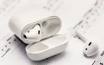 AirPods 2 chính hãng có giá bán từ 5,99 triệu đồng tại Việt Nam