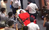 Nghị sĩ Hong Kong (Trung Quốc) ngất xỉu vì tranh cãi gay gắt tại nghị trường