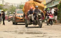Bức xúc của người dân về “con đường đau khổ”