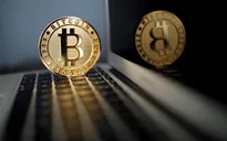 Bitcoin bất ngờ phá ngưỡng 8.000 USD