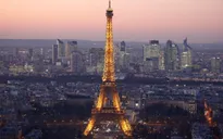 Pháp kỷ niệm 130 năm mở cửa tháp Eiffel