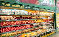 Vốn tiết kiệm là thế nhưng bà nội trợ vẫn “bạo chi” cho trái cây nhập khẩu
