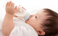 Trẻ được nuôi bằng sữa công thức có nguy cơ béo phì cao
