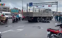 Bình Dương: Xe tải ôm cua cán chết phụ nữ đi xe máy