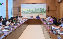 Quốc hội thảo luận tình hình phát triển kinh tế - xã hội