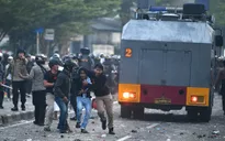 Cảnh sát bắt giữ 11 người sau các vụ biểu tình bạo lực tại Jakarta, Indonesia