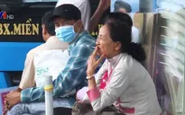 Khó xử lý vi phạm hút thuốc lá nơi công cộng