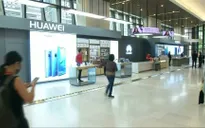 Cơn sốt săn hàng Huawei giá rẻ ở nhiều nước