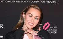 Miley Cyrus nhắc tới Nicki Minaj và Cardi B trong ca khúc mới