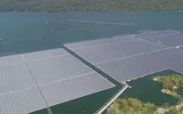 Nhà máy điện Mặt Trời trên mặt hồ phát điện