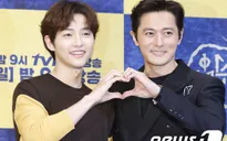 Song Joong Ki "tình cảm" bên Jang Dong Gun ra mắt phim mới