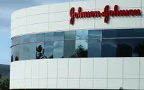 Johnson & Johnson đối mặt với vụ kiện liên quan đến thuốc giảm đau chứa opioid