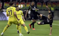 UEFA Europa League: Pedro ghi bàn, Chelsea thoát thua tại Frankfurt