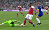 Arsenal không được hưởng phạt đền trong tình huống Lacazette ngã trong vòng cấm: Vì sao?