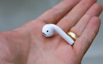Thần kỳ: AirPods hoạt động bình thường dù bị người dùng nuốt vào bụng!