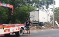Ô tô tải bất ngờ lao qua làn ngược chiều, tông chết nữ công nhân